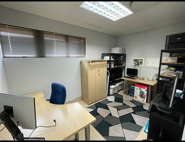 BUSINESS PROPERTY TO RENT IN MIDSTREAM ESTATE